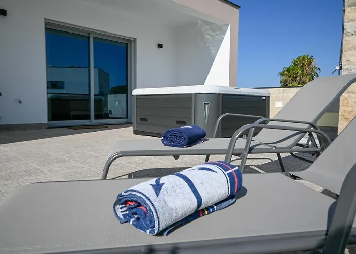 Luz 37 - Jacuzzi Terrace & Swimming Pool * Albufeira