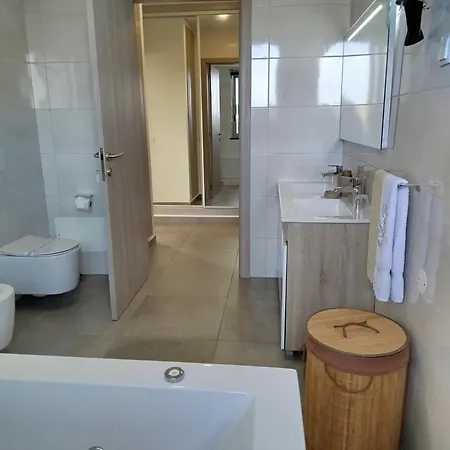 Luz 37 - Jacuzzi Terrace & Swimming Pool Albufeira